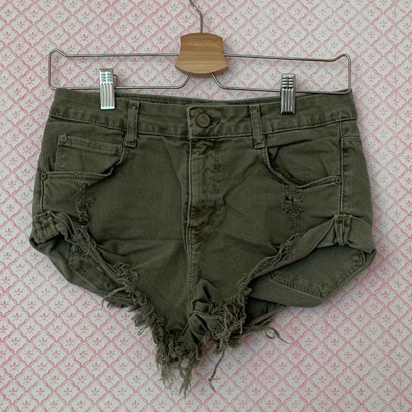 CUT OFF SHORTS - Picture 1 of 3